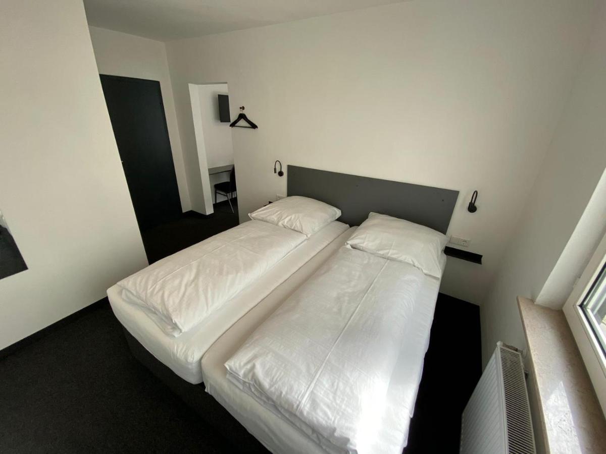 Zzzimple - Staffless & Self Check-In Hotel Pillig Exterior foto