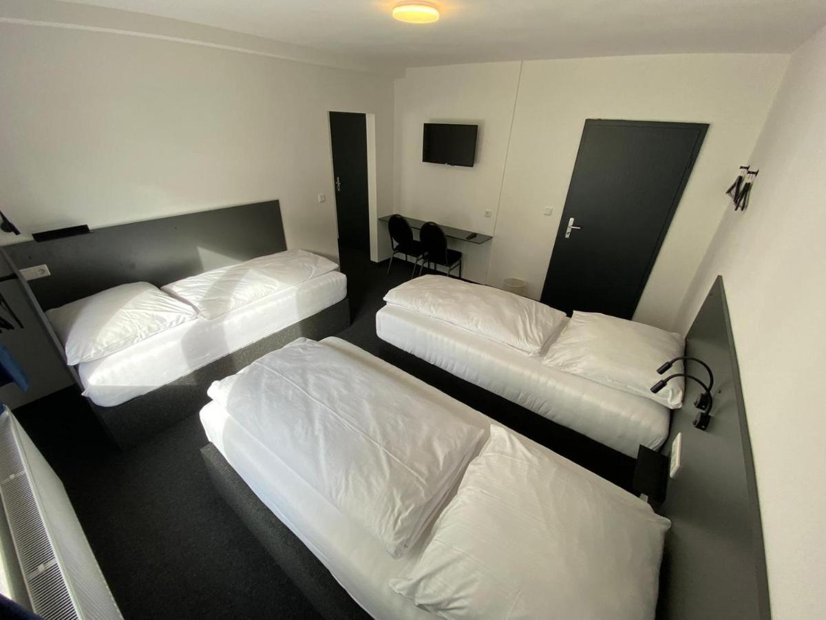 Zzzimple - Staffless & Self Check-In Hotel Pillig Exterior foto